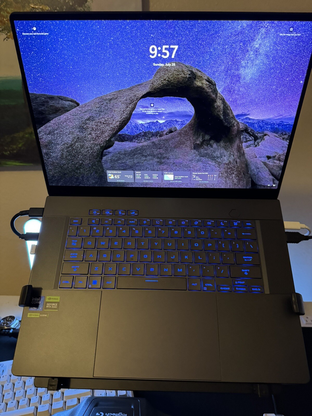ASUS ROG Zephyrus G16 16″ QHD+ OLED 240Hz – Ultra 9 185H, RTX 4070