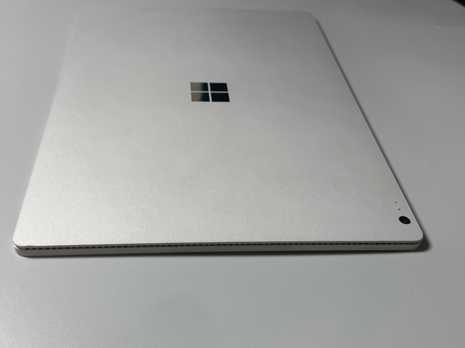 Microsoft Surface Book 1703 13.5″ i5-6300U 8GB Ram 128GB SSD NO KEYBOARD!!