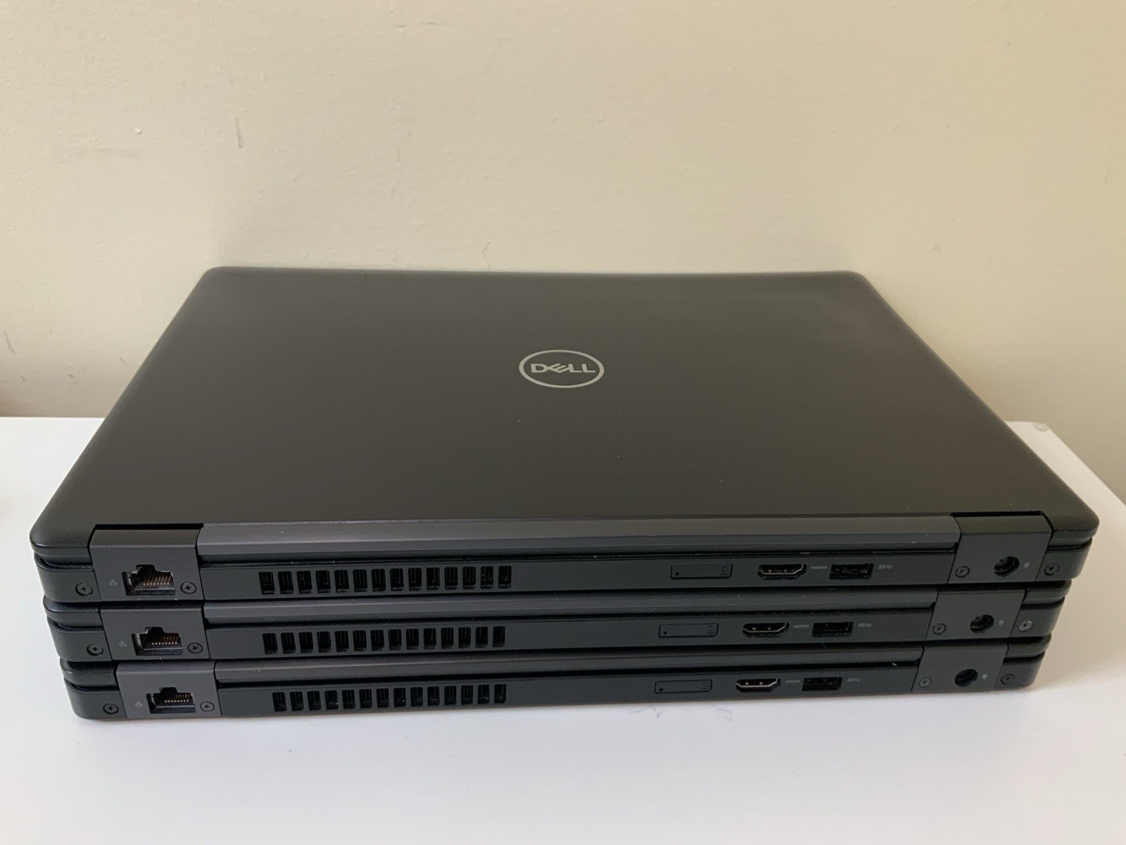 Dell 5490 Latitude 14-Inches i7-8650U 8GB RAM 256GB SSD Laptop