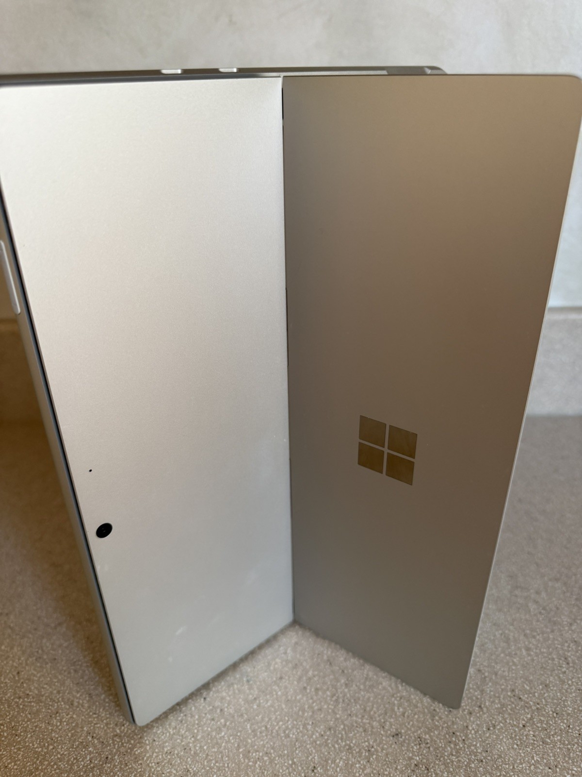 Microsoft Surface Pro 9 Core i5-1235U 8GB RAM 128GB Platinum