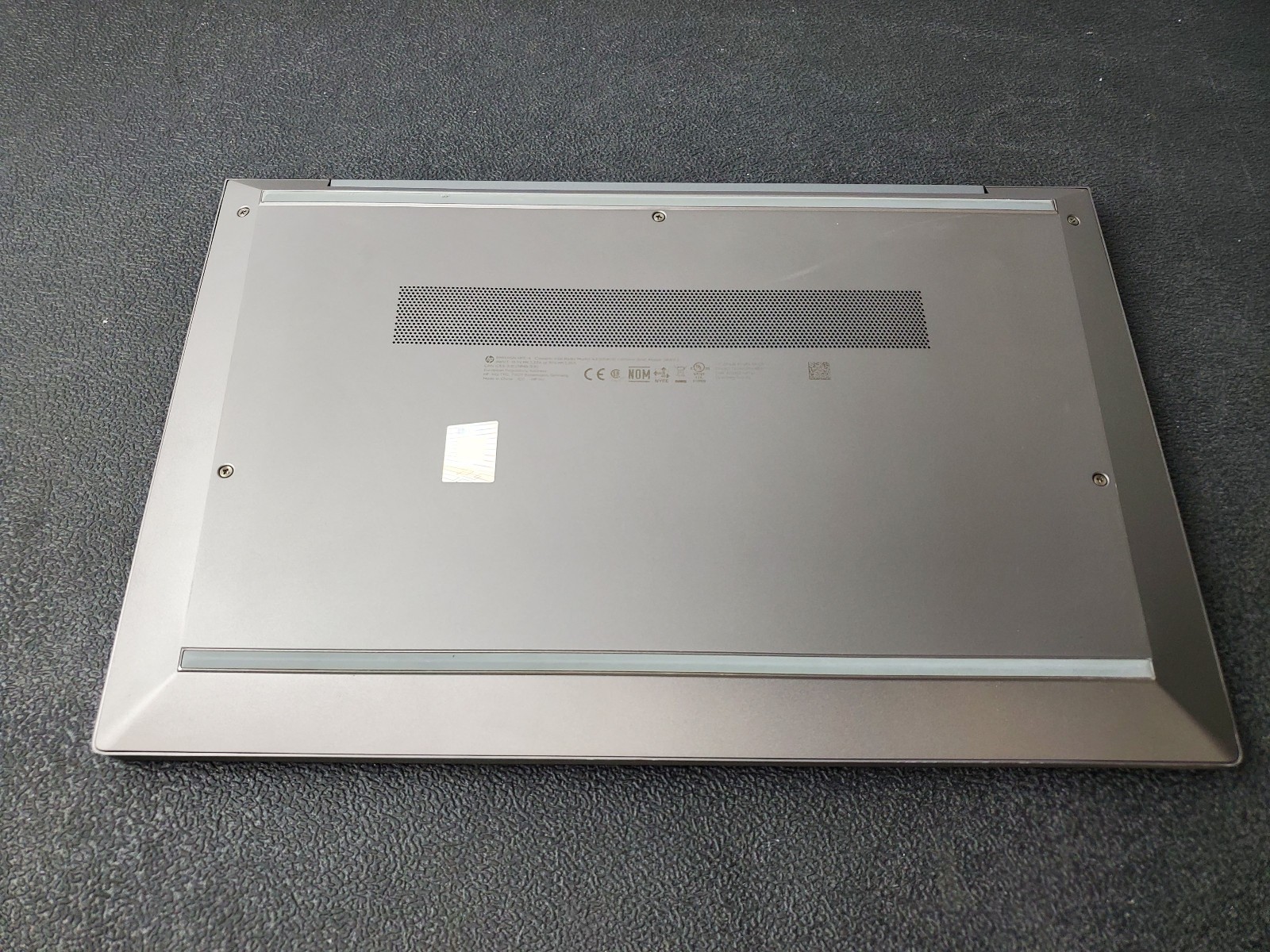 HP ZBook Firefly 14 inch G8 Mobile Workstation PC i7-1185G7 3GHz Laptop READ