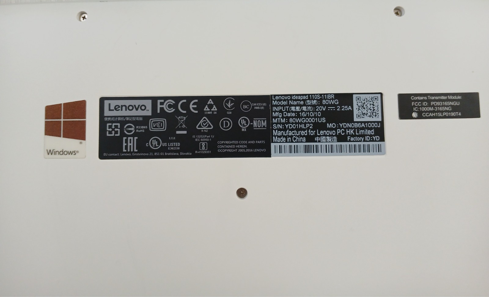 Levono Idea Pad portable computer with wireless mouse and padded carrying case