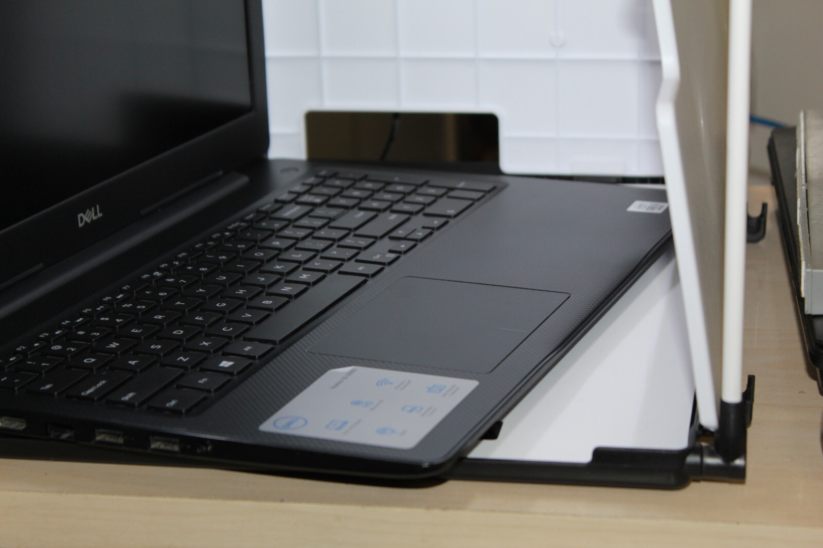 Awesome Dell Vostro 3590 15.6″ i5-10210U 1.60GHz 8GB 256GB SSD Windows 10