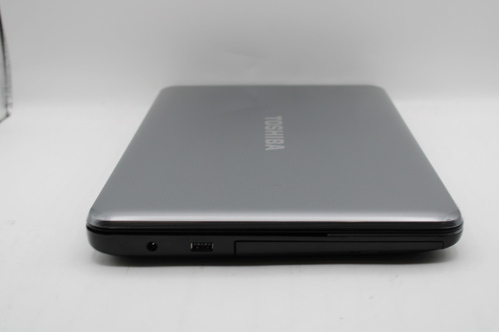 Toshiba Satellite L855-S5405 i3-3120M @ 2.5 GHz 4GB RAM No SSD No OS