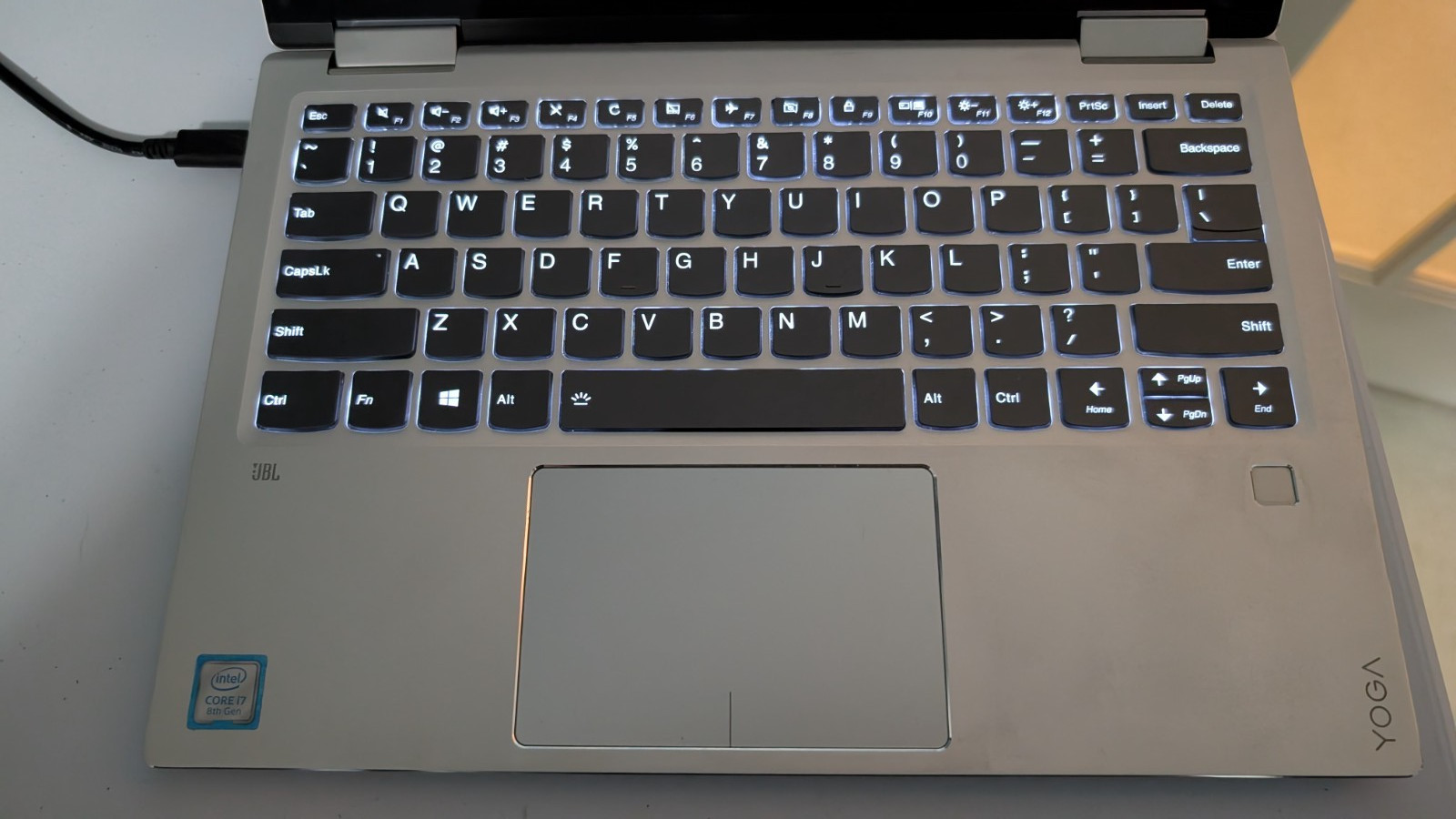 Lenovo Yoga 720 13.3″ (256GB SSD, Intel Core i7 8th Gen, 16GB) Laptop