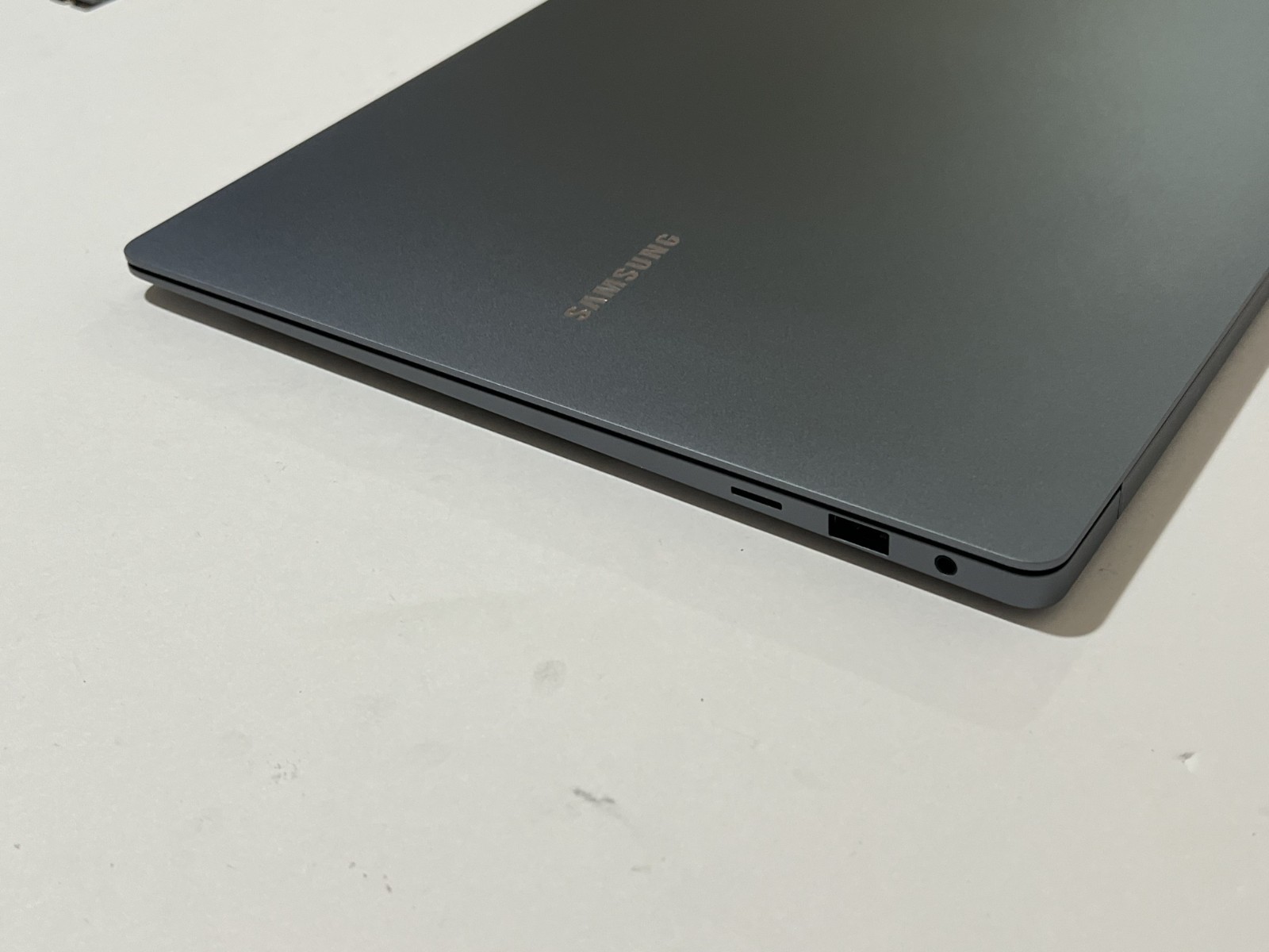 SAMSUNG GALAXY BOOK4 PRO 16″ WQXGA ULTRA 7 155H 32 1TB SSD NP960XGK