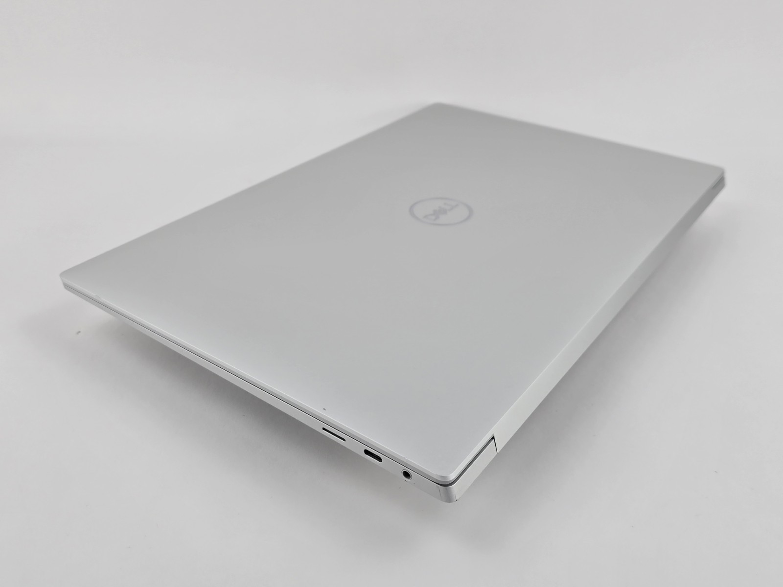 Dell XPS 16 9640 4K OLED TOUCH 2.5 GHz Ultra 9 185H 32GB 1TB SSD RTX 4060 – Good
