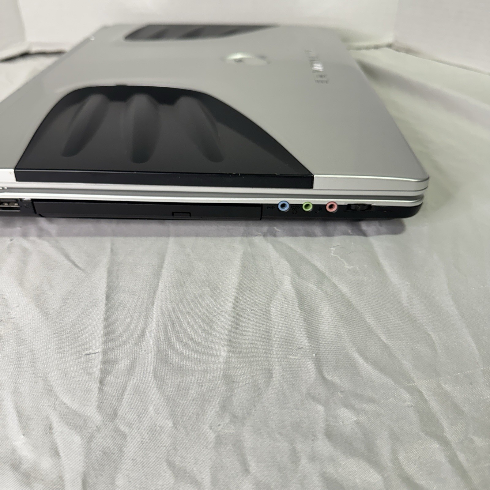 Alienware M5700i R2 17” Windows Vista Ultimate Area 51 Vintage Gaming Laptop