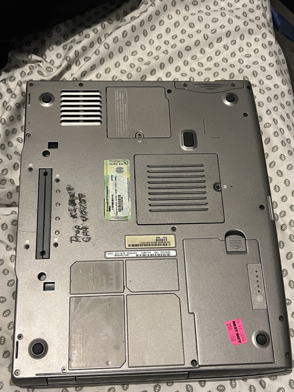 Dell Latitude D505 Laptop Intel Pentium M 1.6GHz 1280MB RAM No HDD/OS