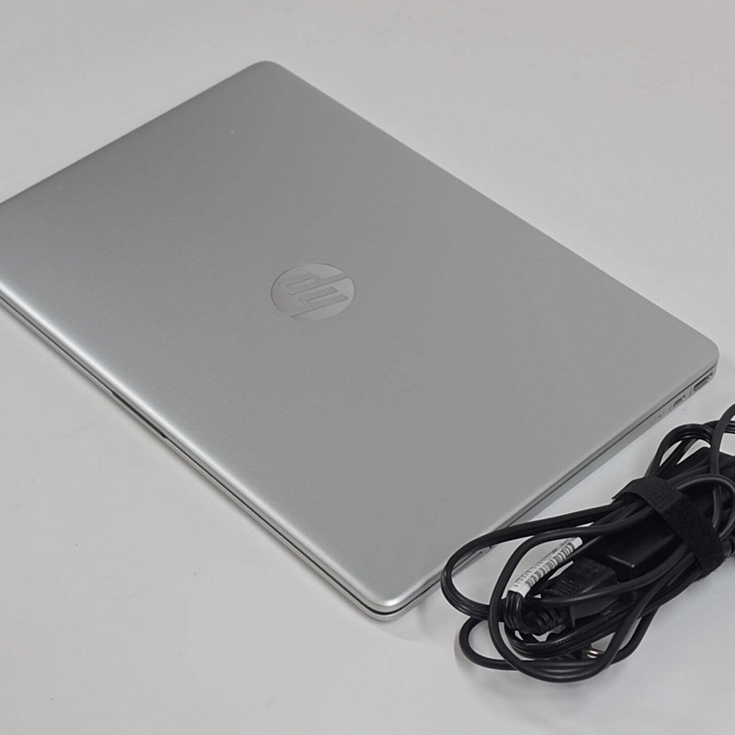 HP Laptop 15-DW 15.6″ i3-1115G4 3.0GHz 8GB RAM 250GB SSD