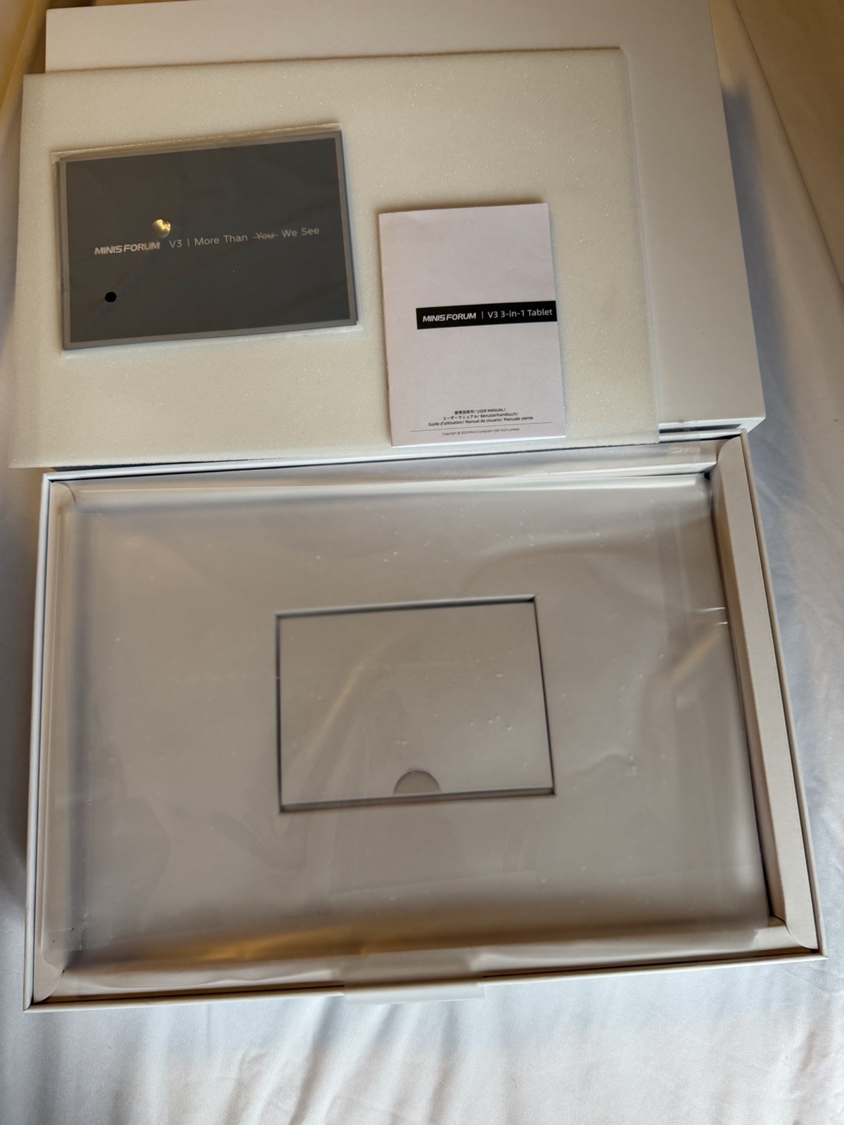 Minisforum V3 14″ 165Hz Tablet Computer (Ryzen 7 8840u, 32GB RAM, 1TB SSD)