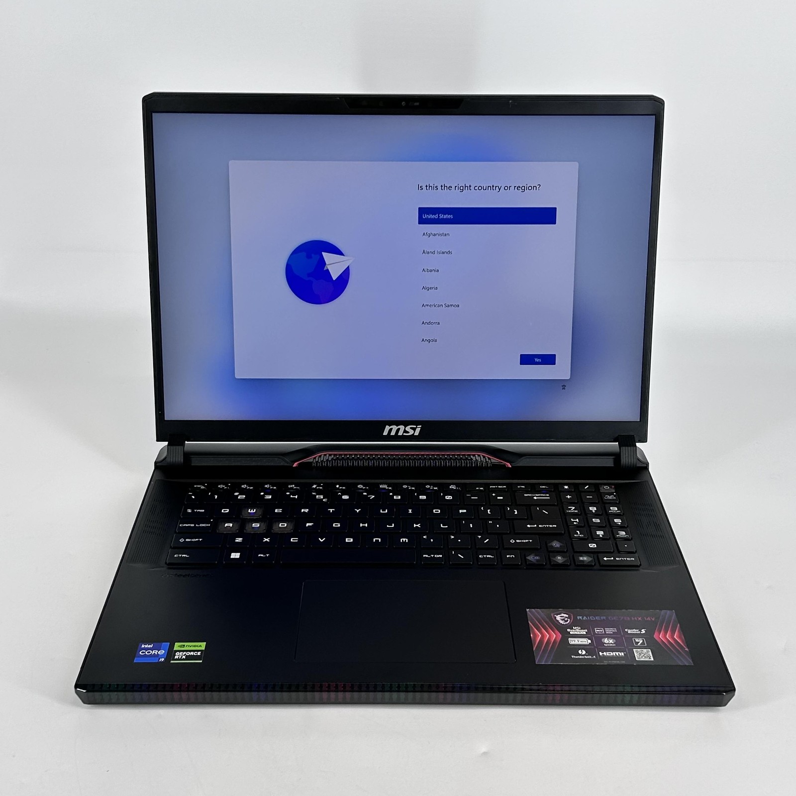MSI Raider GE78 HX 17 QHD+2.2 GHz i9-14900HX 64GB 2TB RTX 4090 LCD Discoloration