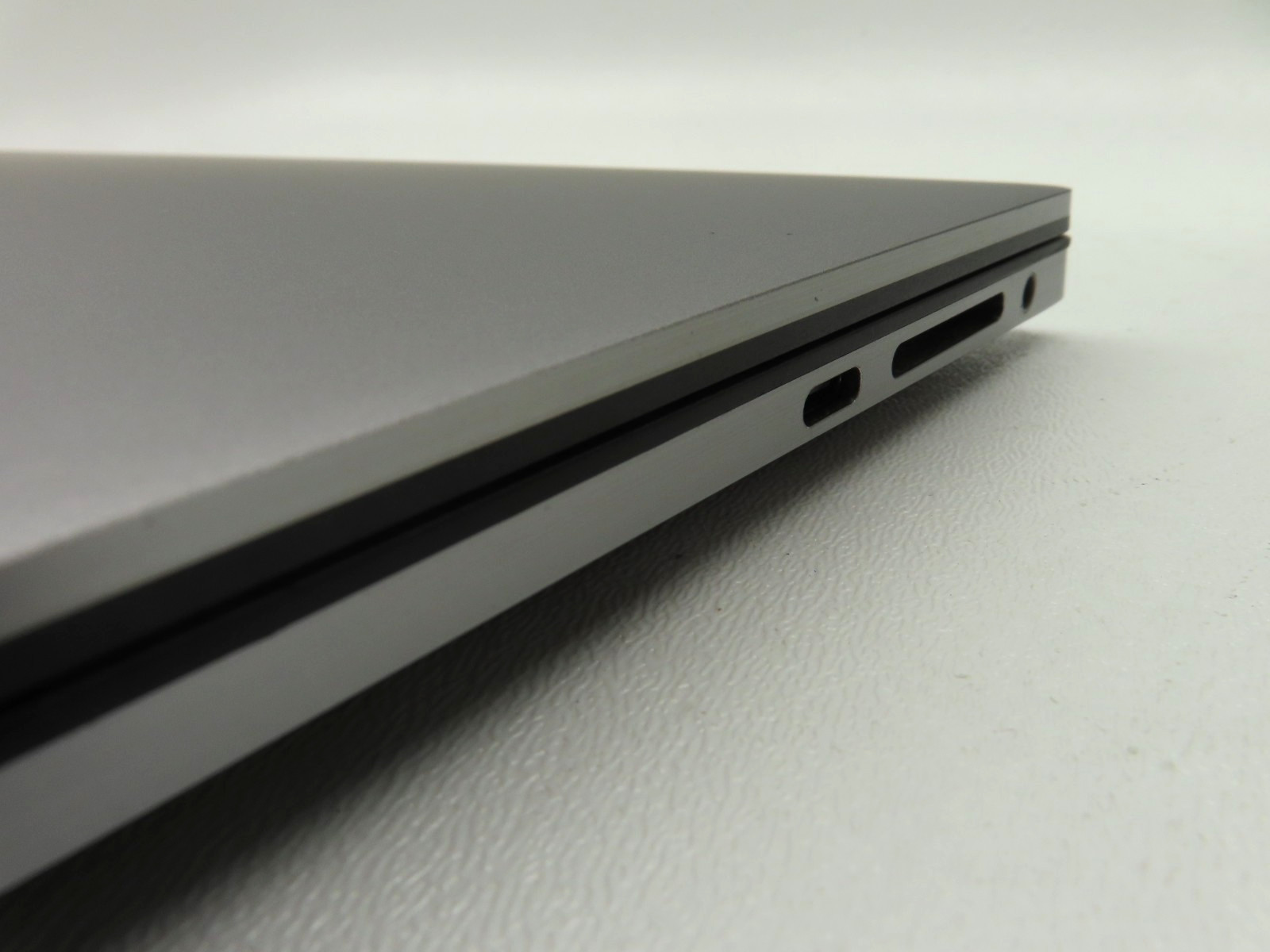 Dell Precision 5550 15.6″ Touch Core i7-10850H 2.7GHz 64GB RAM 2TB SSD T2000
