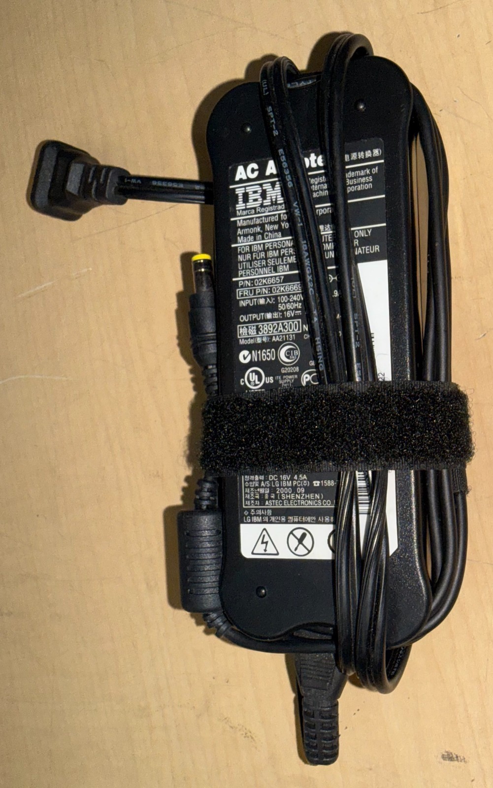 IBM ThinkPad T30 Type 2672 Laptop with Docking Station and Power Adapter KL