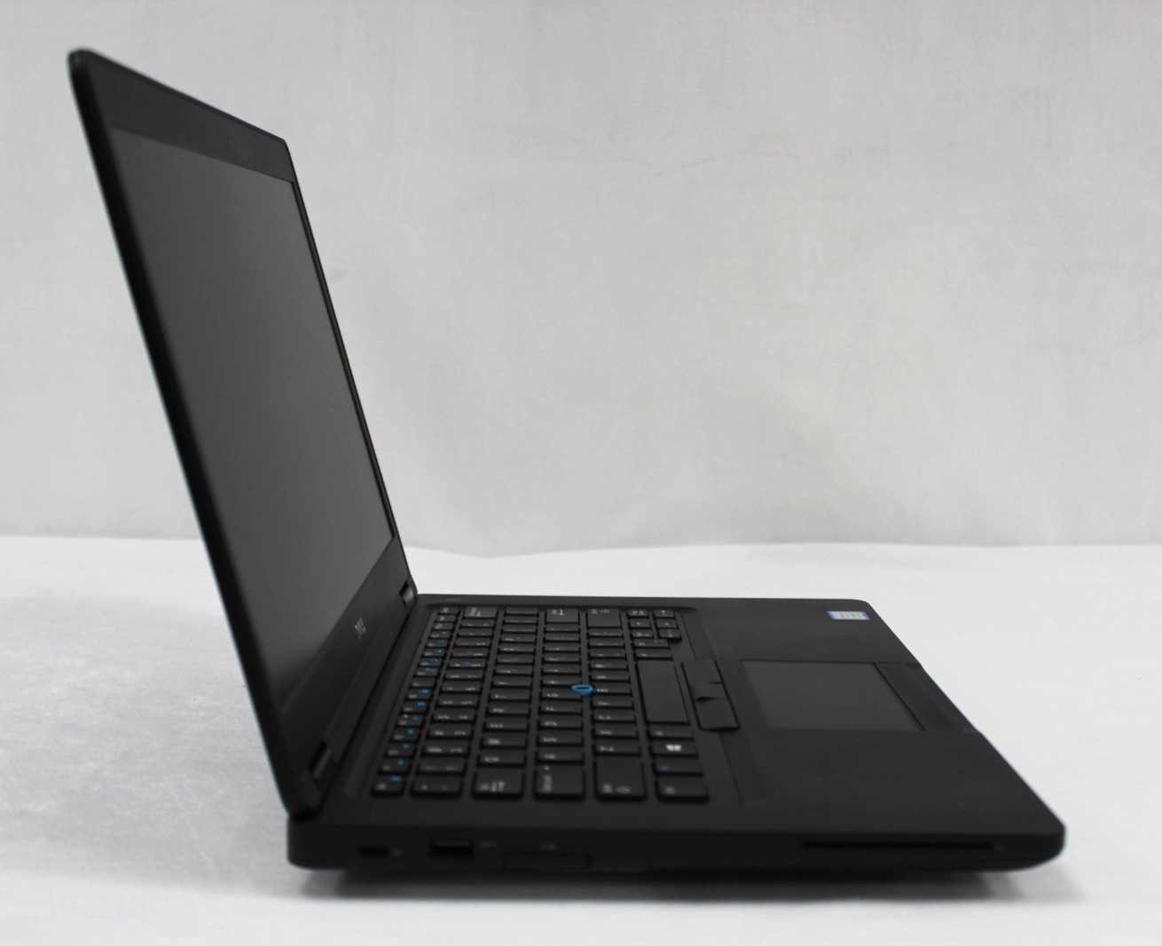 Dell Latitude 5490 Laptop i7‑8650U 8GB 256GB SSD NVIDIA MX130 Win11 Pro