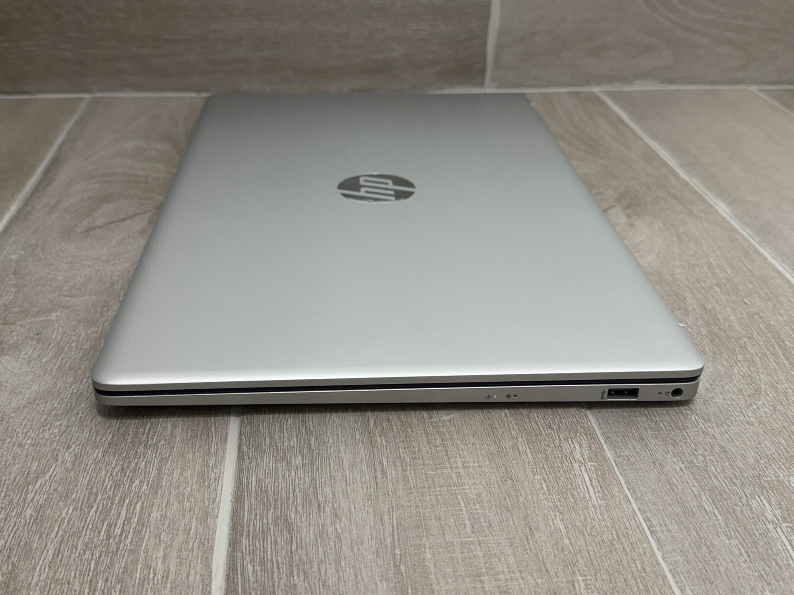 HP Laptop 17-CP2001NR 17″ AMD Ryzen 3-7320U 8GB RAM 512GB NVMe Win-11 Excellent