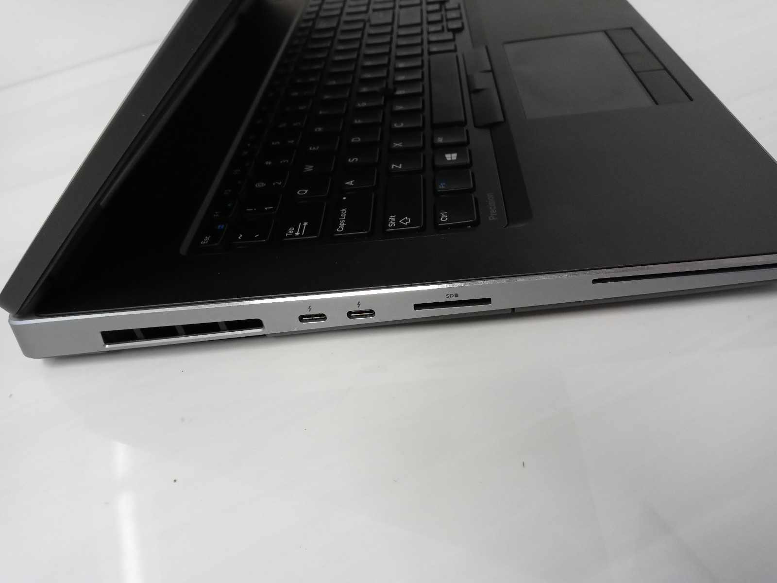 Dell Precision 7740 17.3″ Laptop intel i7-9850H 32GB 256GB SSD Win11 RTX3000 6GB