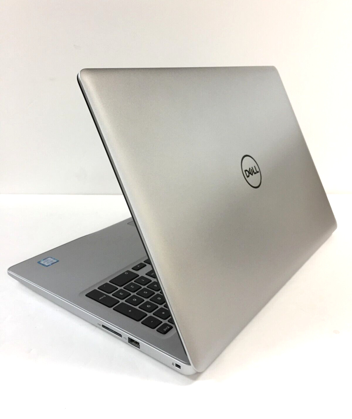 Dell inspiron 5570 15.6” HD Laptop/i7-7500U/20GB RAM(4GB+16GB)/1TB HDD/Win10