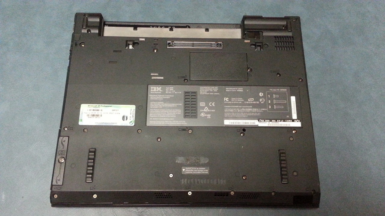 IBM T43 15″ low 23hrs LCD FLEXVIEW XP COLLECTOR SAMSUNG 160GB THINKPAD