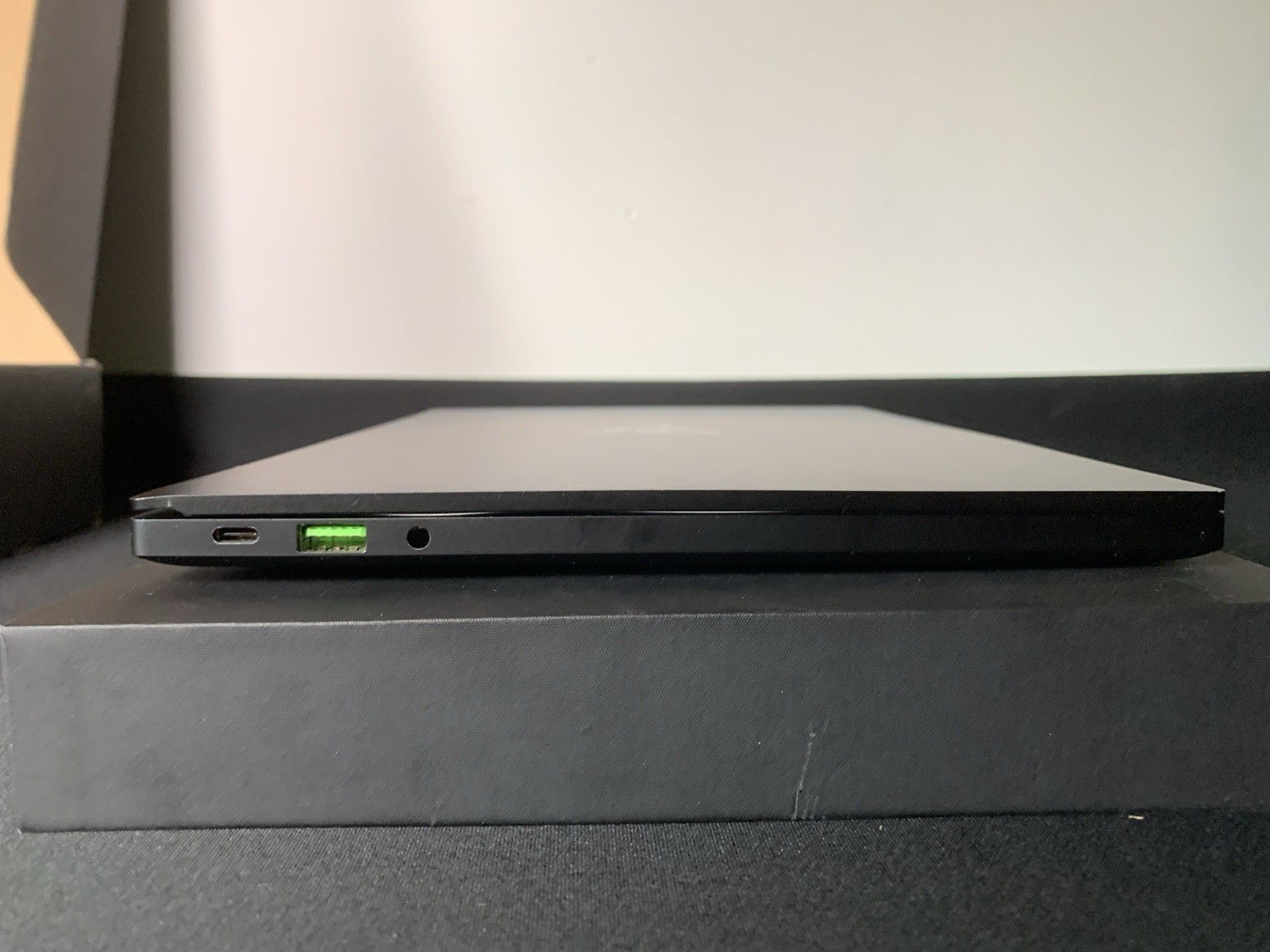 Razer Blade Stealth 13 Late 2019 (no screen, works as desktop, read desc)