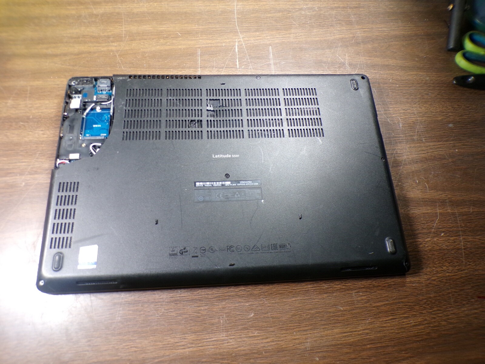DELL LATITUDE 3570 INTEL CORE I3-6100U 2.30GHZ 8GB RAM **NO HD/ NO CADDIE/ NO OS