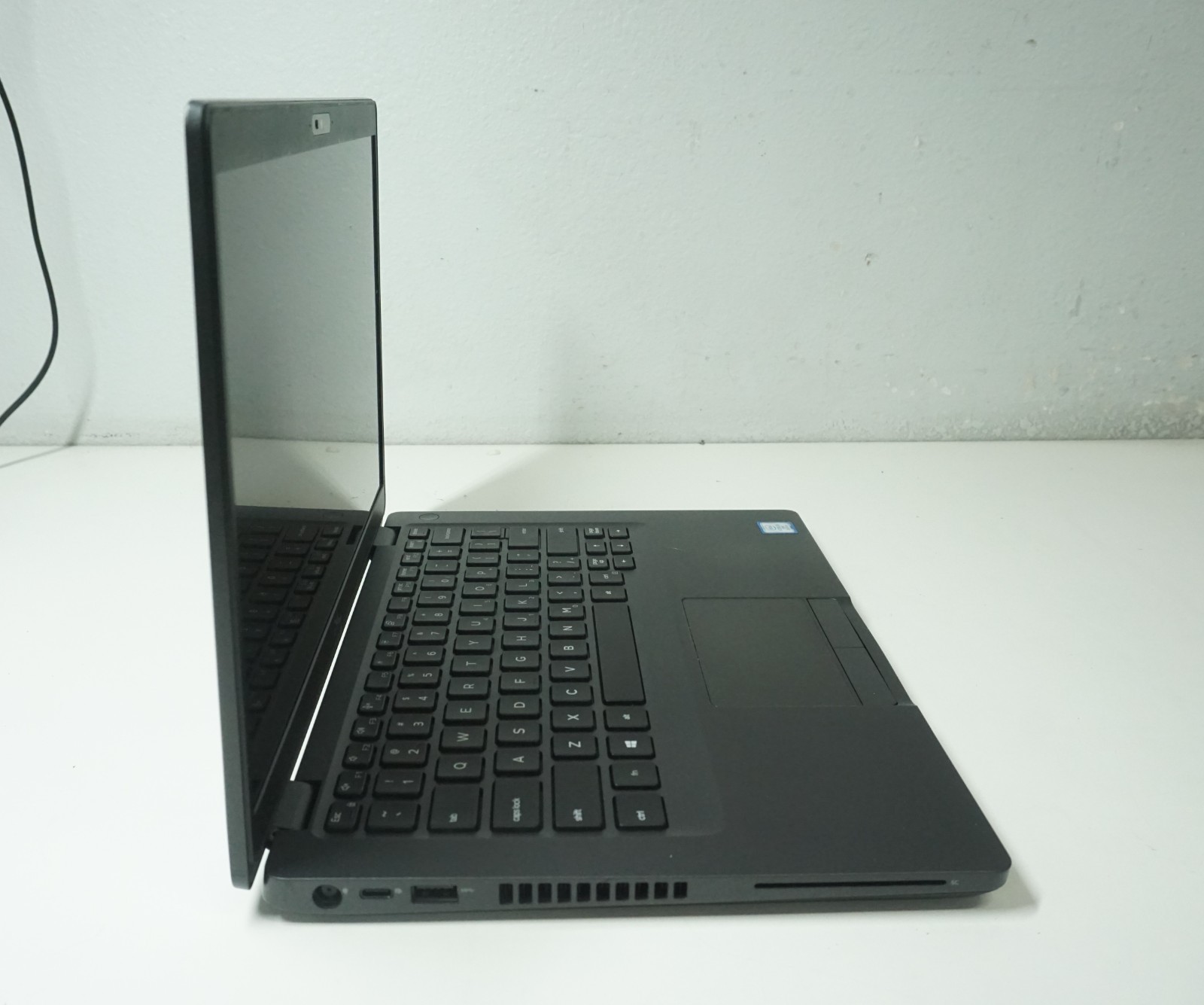 Dell Latitude 5400 Intel i5-8365U @1.60GHz 8GB RAM NO OS/ NO HDD/NO BATTERY