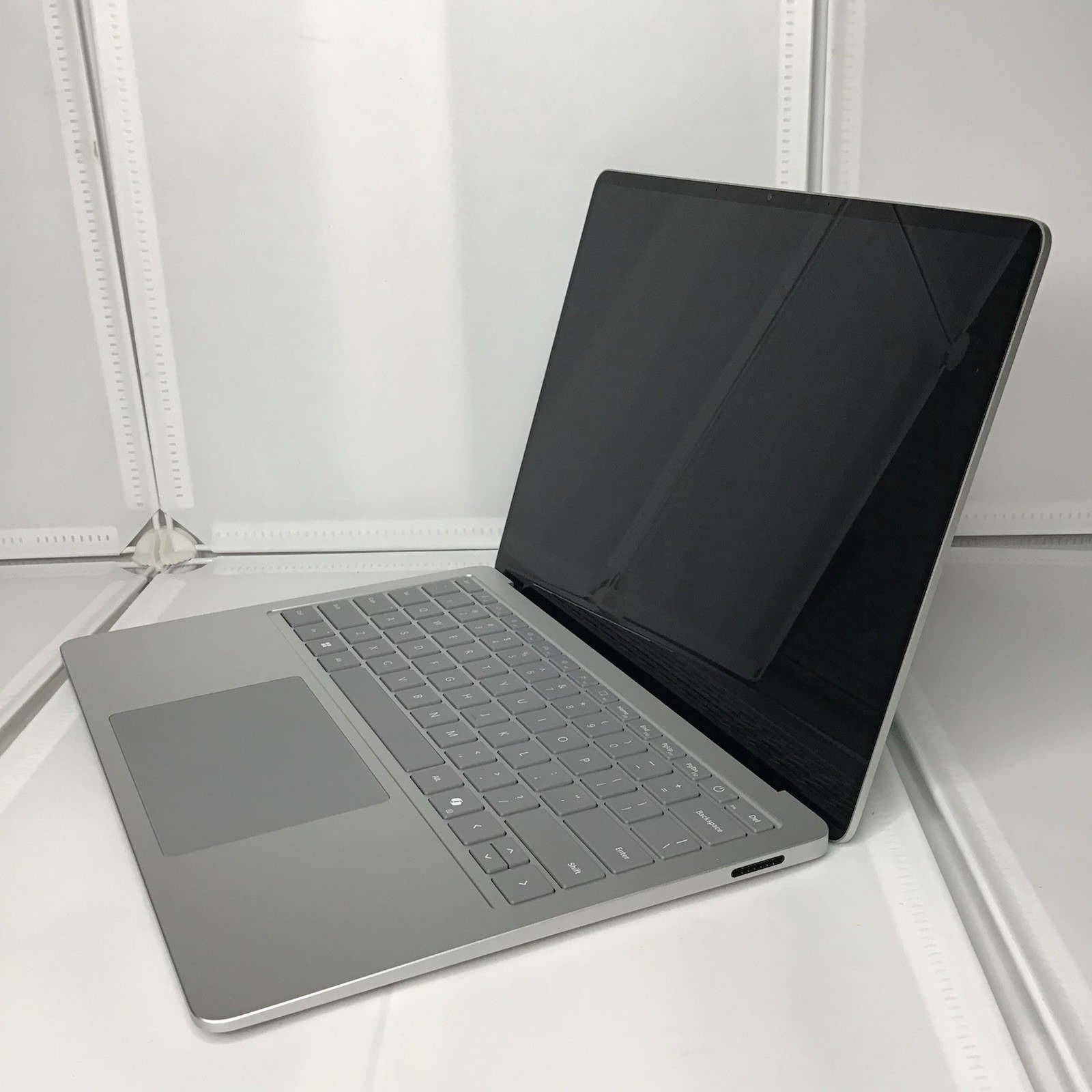 Microsoft Surface Laptop 7th Edition 13.8″ Snapdragon X 3.4GHz 16GB RAM 256 GB