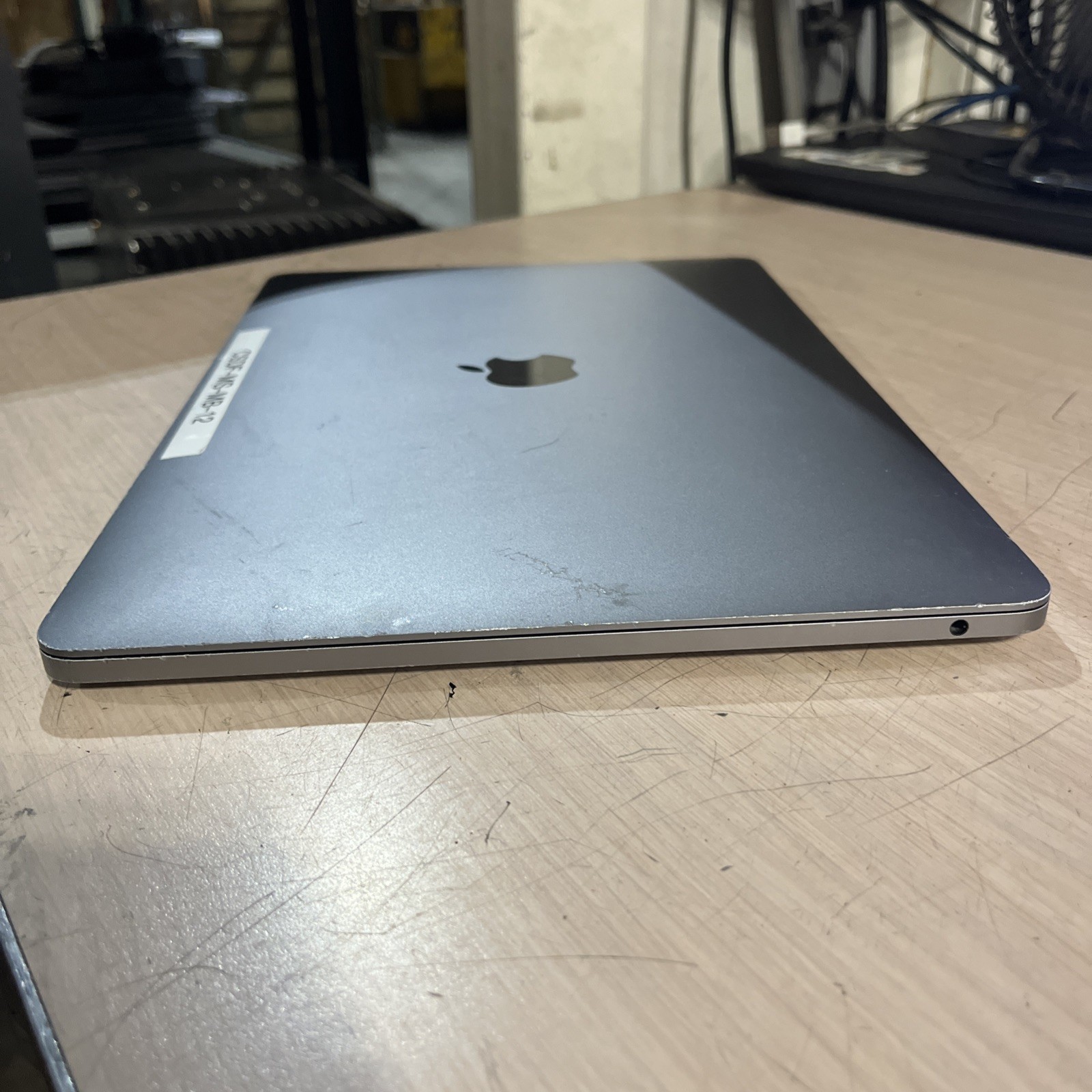 APPLE MACBOOK PRO 13″ MID-2017 CORE I5-7360U 2.3GHZ 8GB RAM NO HD +