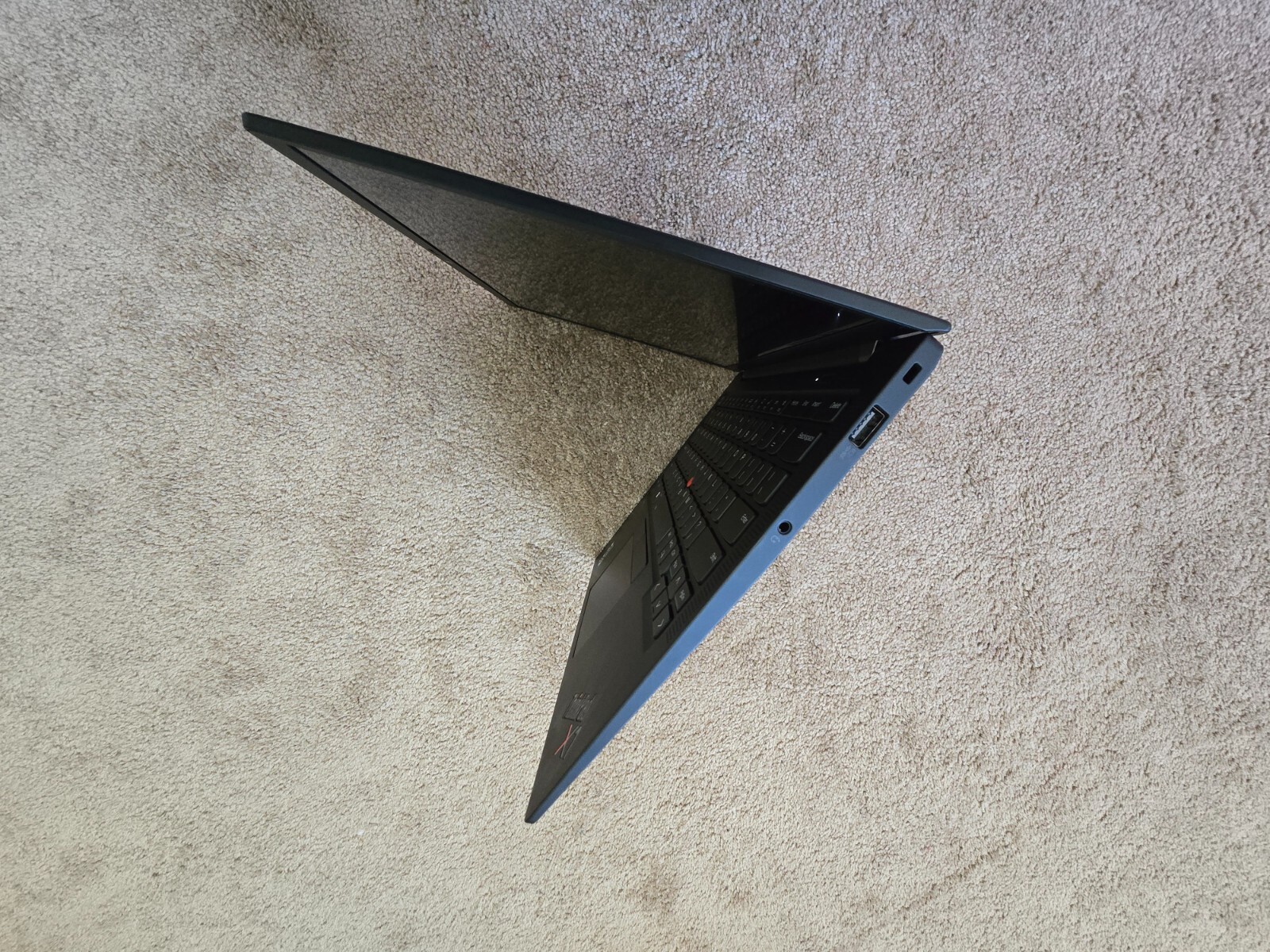 Lenovo ThinkPad X1 Carbon 9th Gen, Intel Core i7, 14″ Touch,16GB RAM, 512 SSD