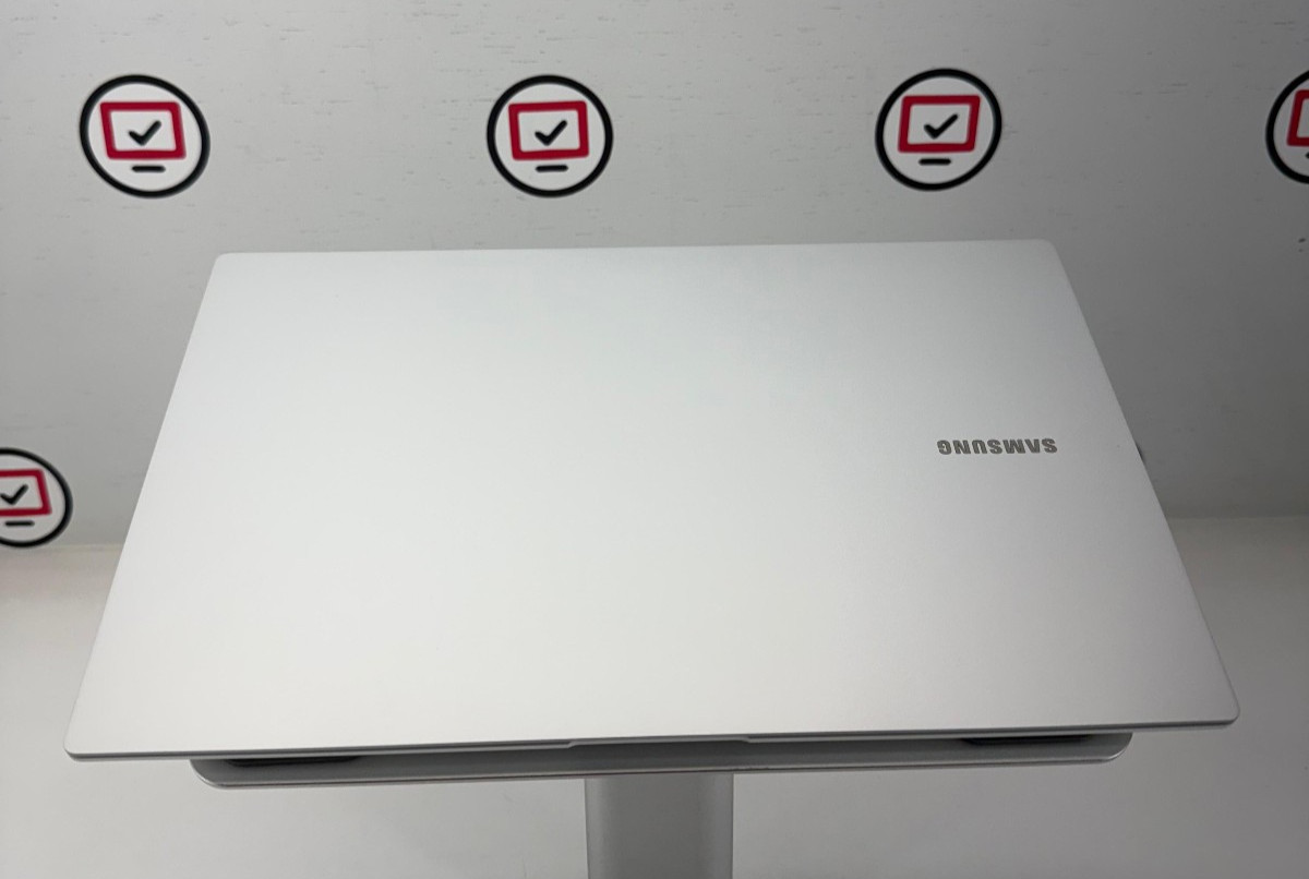SAMSUNG Galaxy Book Pro Intel Evo 15.6″ AMOLED 11th Gen i5 8GB 512GB SSD 2021
