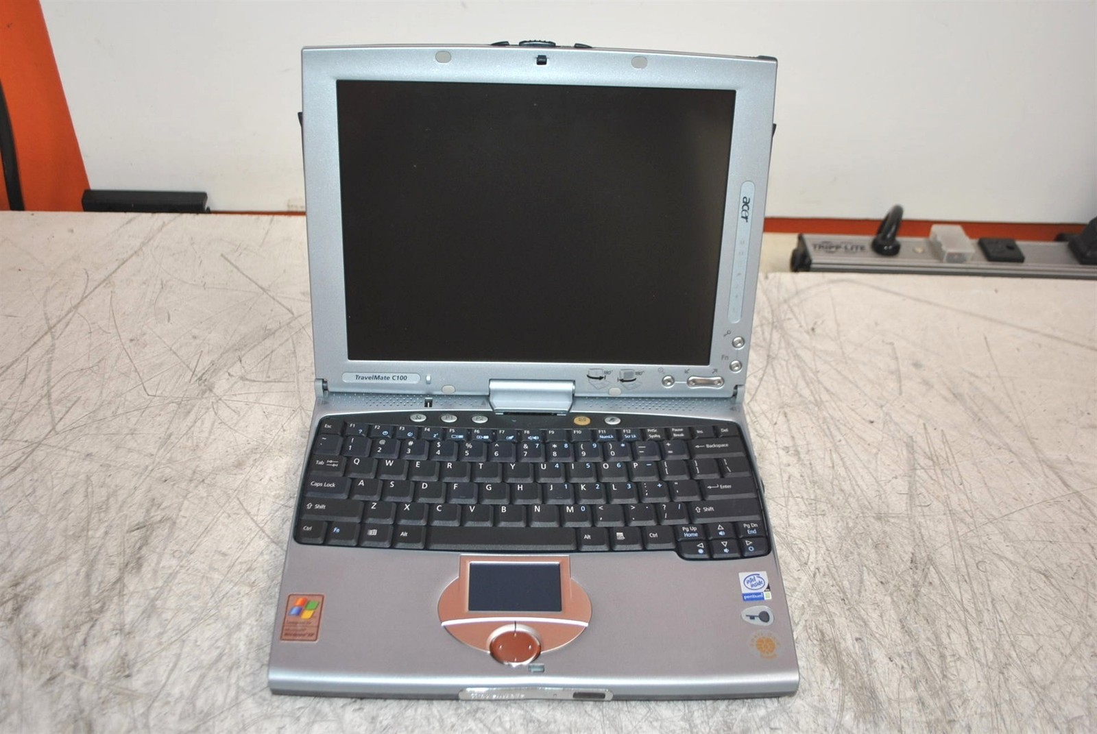 Scratched LCD Acer TravelMate C100 Laptop Intel Pentium III 800MHz 128MB AS-IS