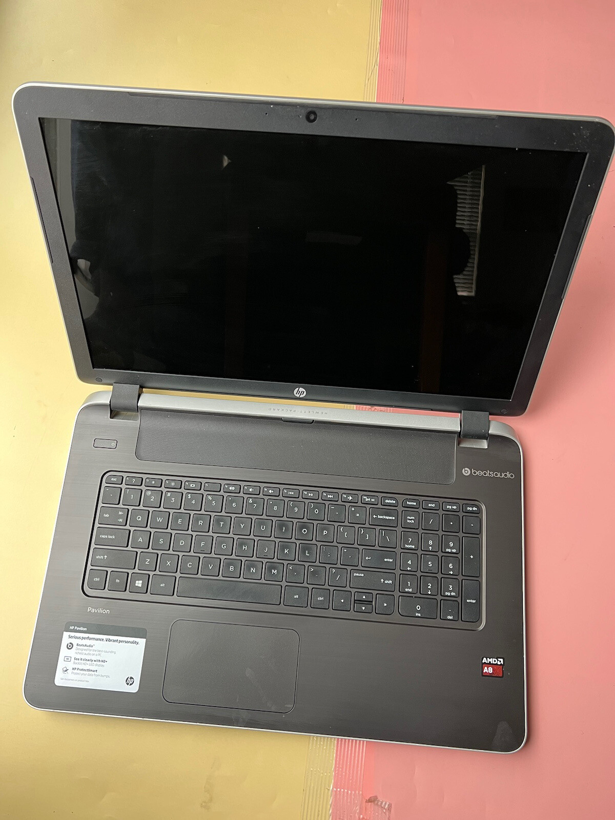 17″ HP Pavilion AMD A8 2GB RAM 0GB HDD PARTS OR REPAIRS