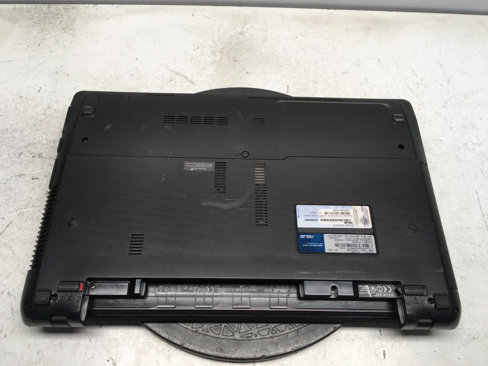 Asus X53E-RS52 Intel i5-2450M 2.5GHz 6 GB NO HDD NO BAT – SCREEN DAMAGE