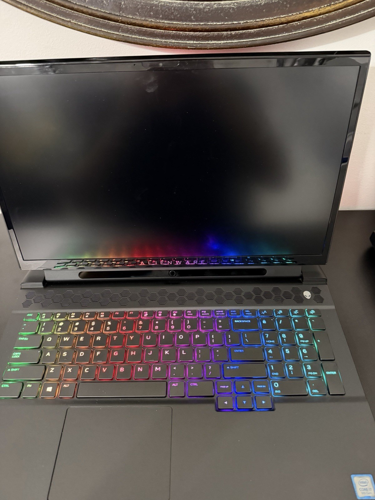Alienware M17 R2 17.3″ i7-9750H 2.6GHz 16GB RAM 256GB SSD GeForce RTX 2070 Max-Q