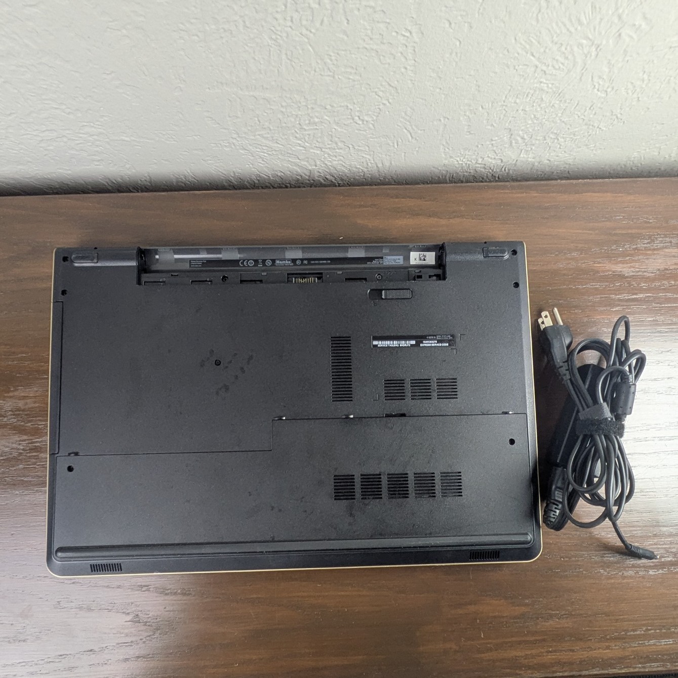 DELL INSPIRON 5755 Laptop AMD A8 Radeon R5 12 GB RAM Windows 10 480GB SSD Gold