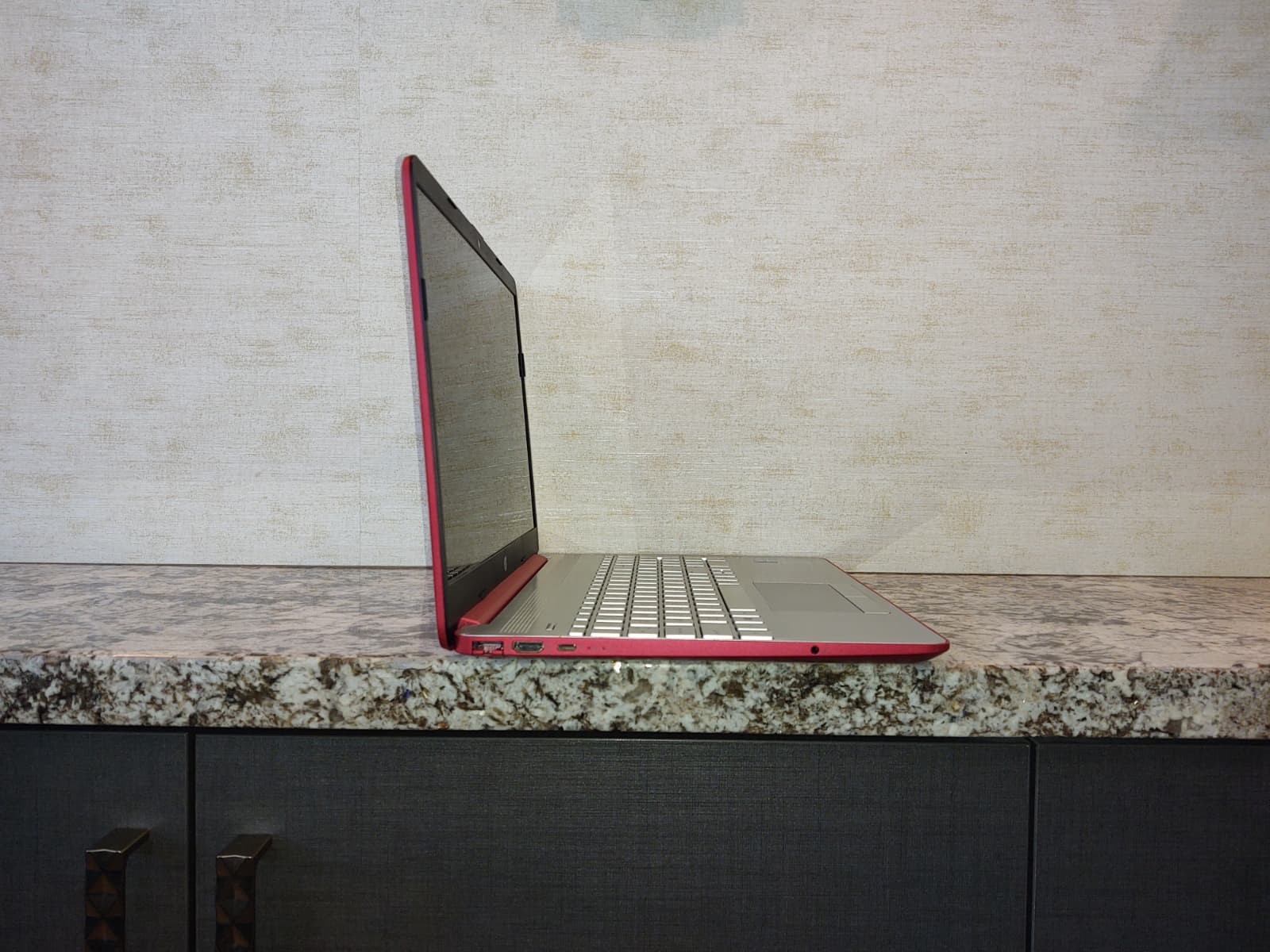 Great laptop for school, work or retro gaming HP Notebook 15-DW0081WM 15.6 inch