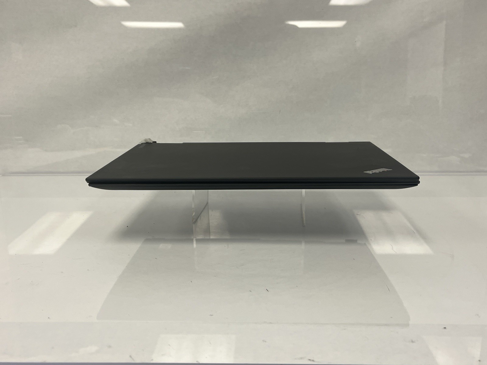 Lenovo X1 Yoga 2nd Gen i7-7600U 2.80GHz 8GB RAM NO SSD NO OS