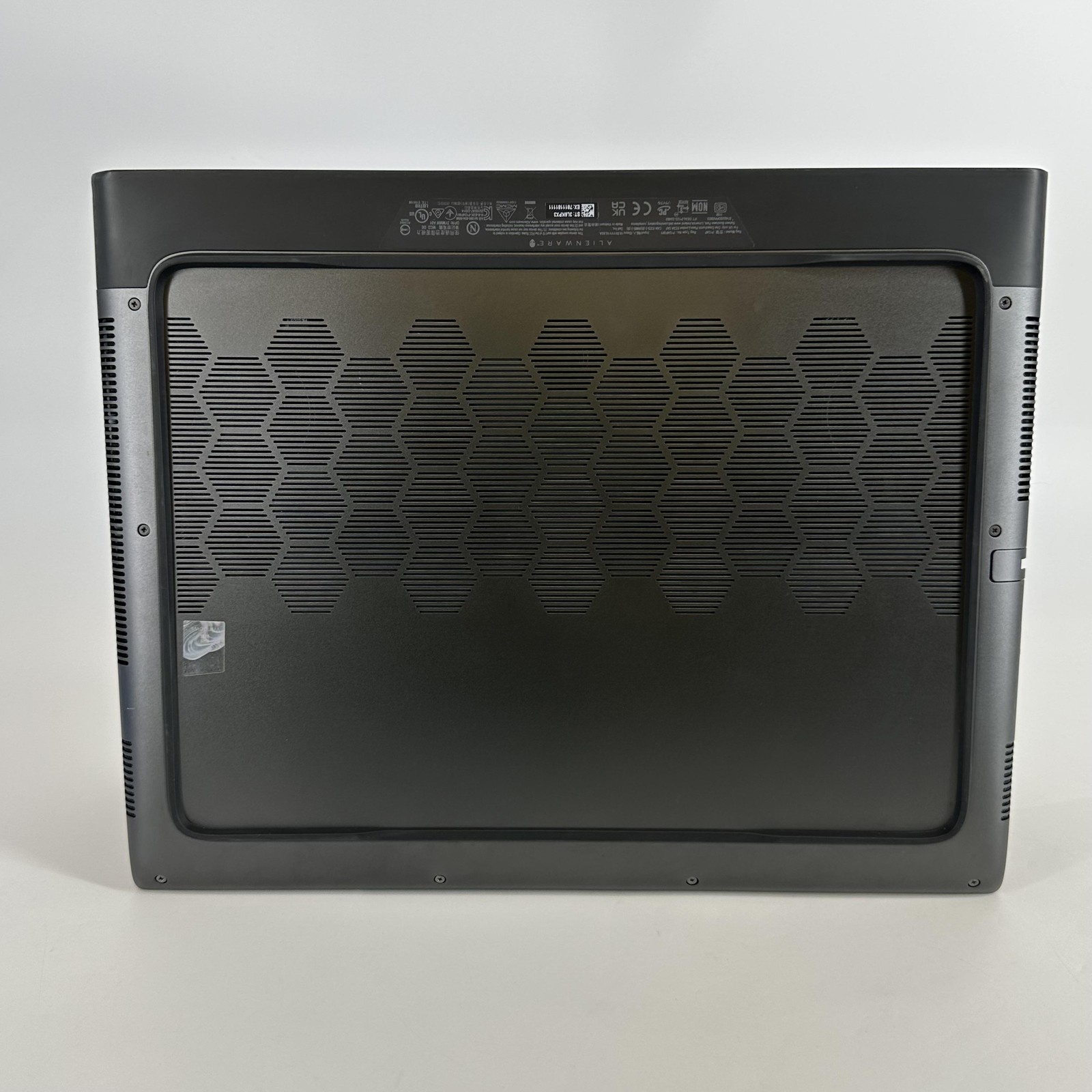 Dell Alienware M16 R1 165Hz QHD+ 2.1 GHz i7-13700HX 16GB 1TB SSD RTX 4070 Good