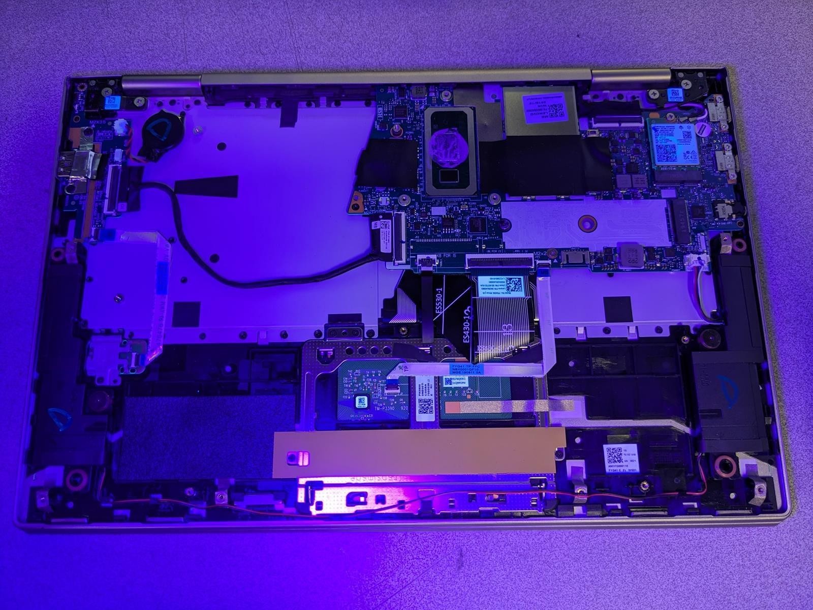 LENOVO YOGA C740-14IML i5-10210U @ 1.60GHz, 8GB RAM, NO HDD/OS – (FOR PARTS)