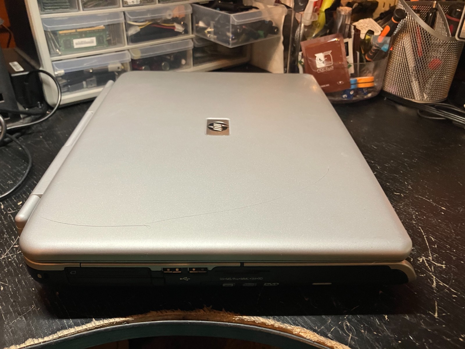 HP Pavilion ZV6000 Vintage Laptop Athlon 2GHz 16GB SSD 2GB RAM ATI X200 Win XP