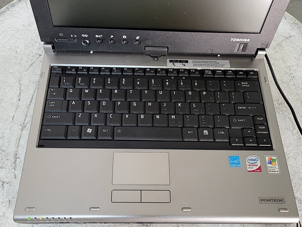 TOSHIBA PORTEGE M700 PPM70U-04501J 12″ Laptop CORE2 DUO T7500 1GB SEE NOTES