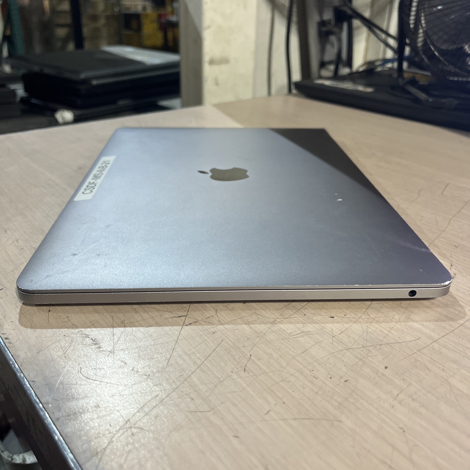APPLE MACBOOK PRO 13″ MID-2017 CORE I5-7360U 2.3GHZ 8GB RAM NO HD “