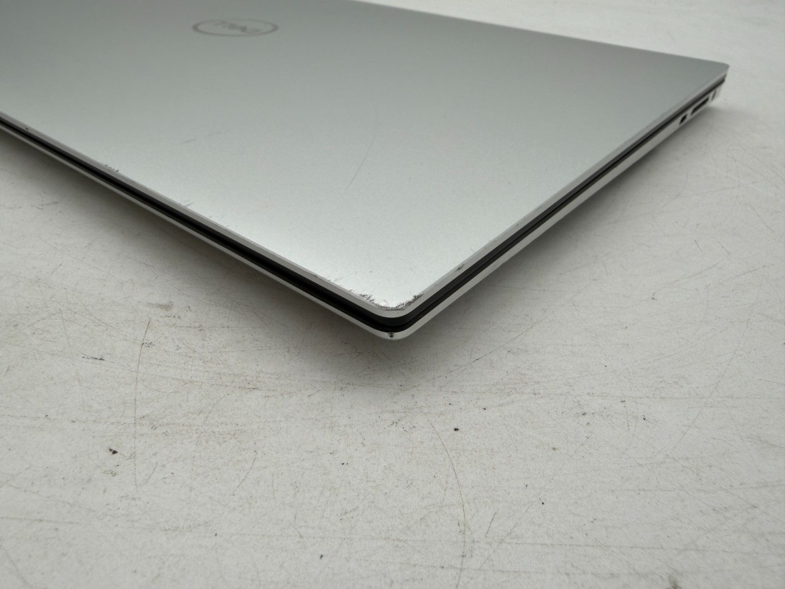 Dell XPS 15 9500 15.6″ 512 GB SSD 8 GB RAM i5-10300H Windows 11 Pro