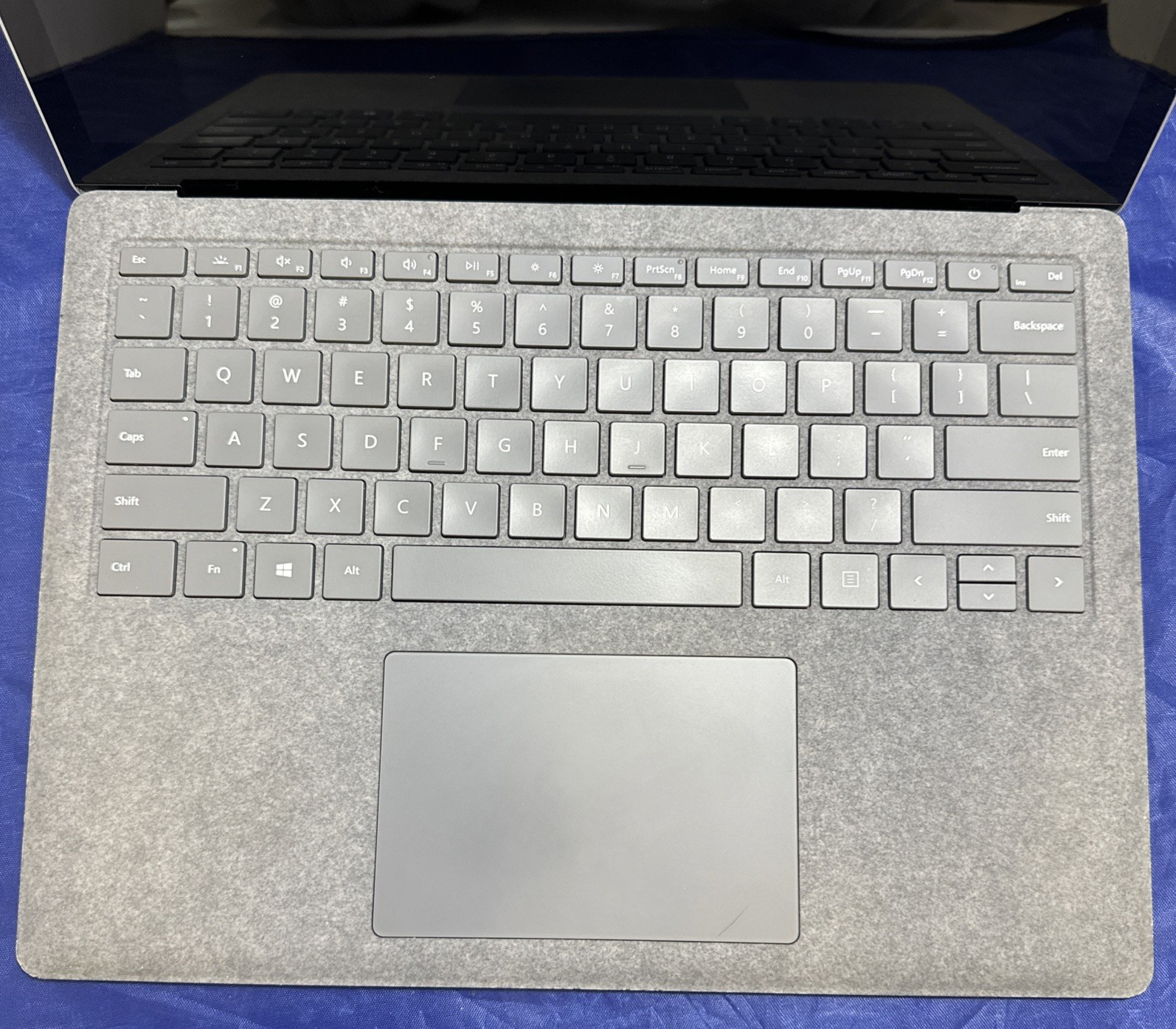 Microsoft Surface Laptop 4 13.5” 8GB 256GB (1950) i5-1145G7 @2.60 GHz Win 11