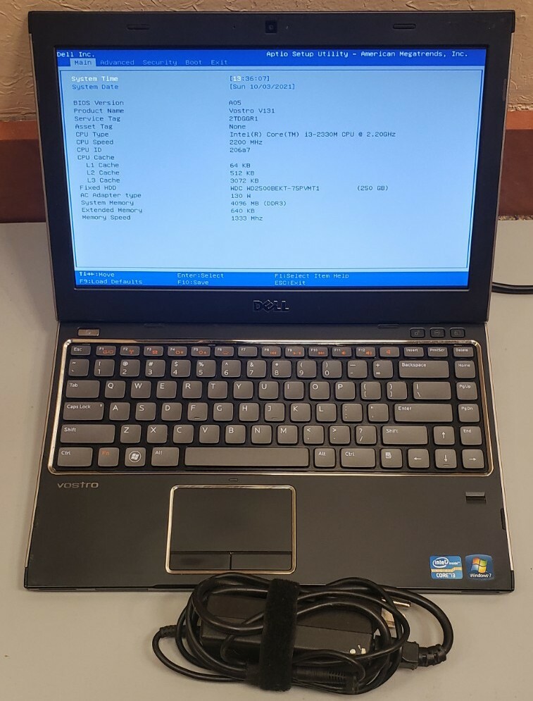 Dell Vostro V131 Core i3-2330M 2.2GHz 4GB RAM 250GB HDD WEBCAM BLUETOOTH BACKLIT
