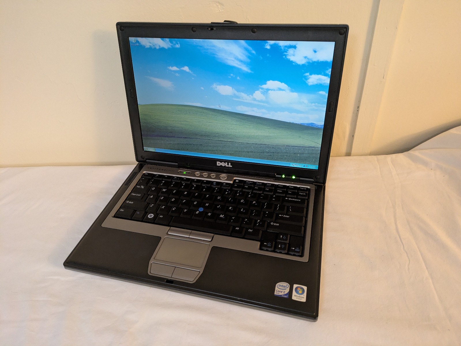 Dell Latitude D630 Laptop 14″ Intel C2D 2.0GHz 4GB RAM 160GB HDD Windows XP 💻