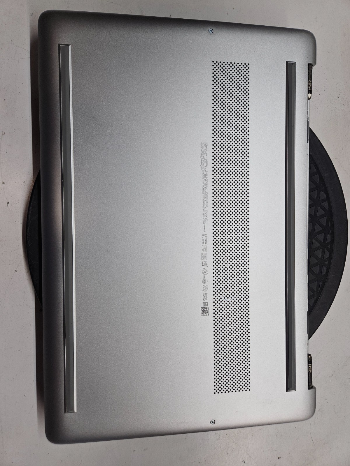 HP 15-DY5033DX Intel Core i3-12th Gen 8GB 256GB SSD NO OS – READ