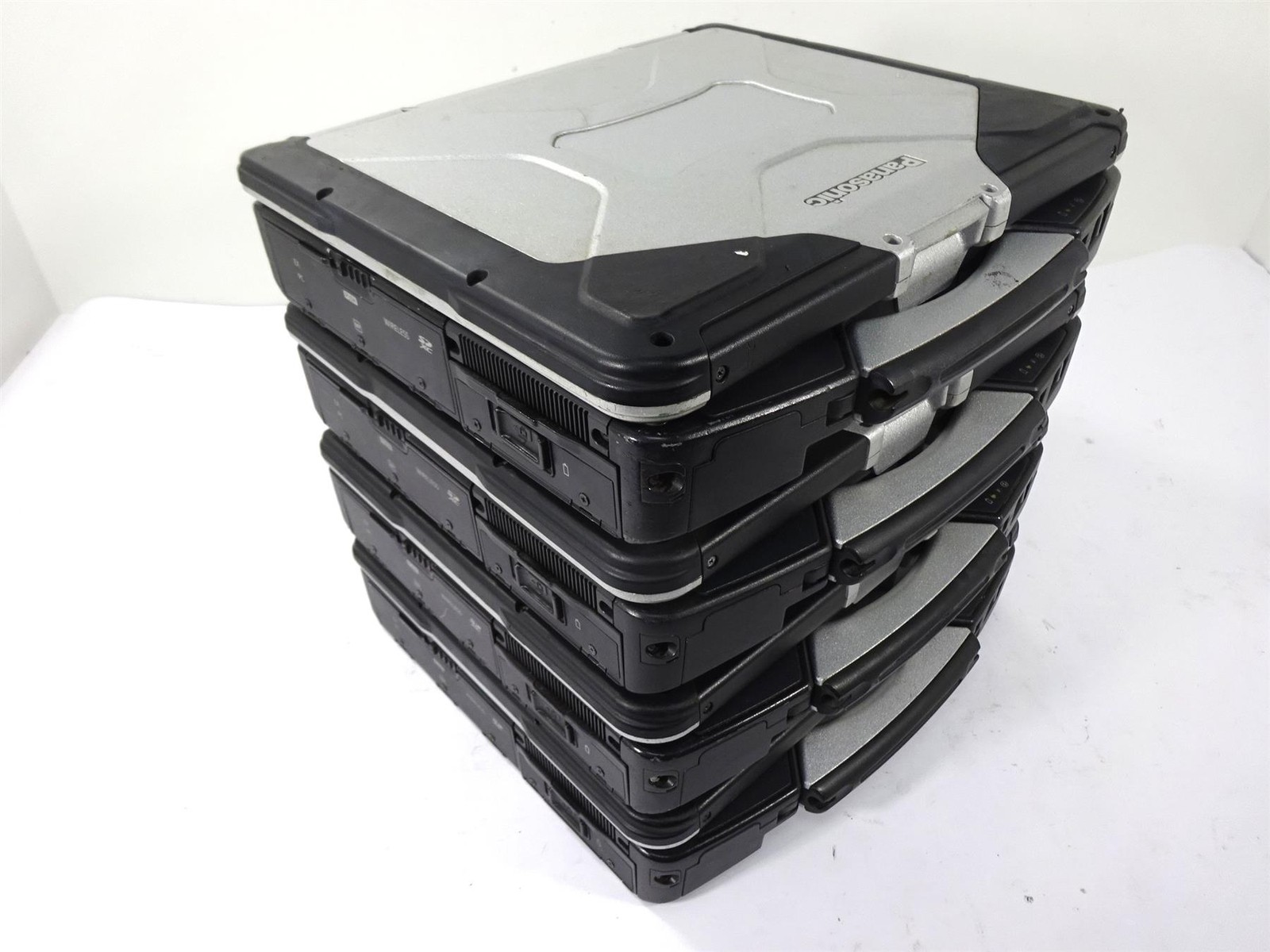 Lot 4 – Panasonic CF-31 MK5 Core i5-5300U 2.3GHz 8GB RAM – No Hard Drive