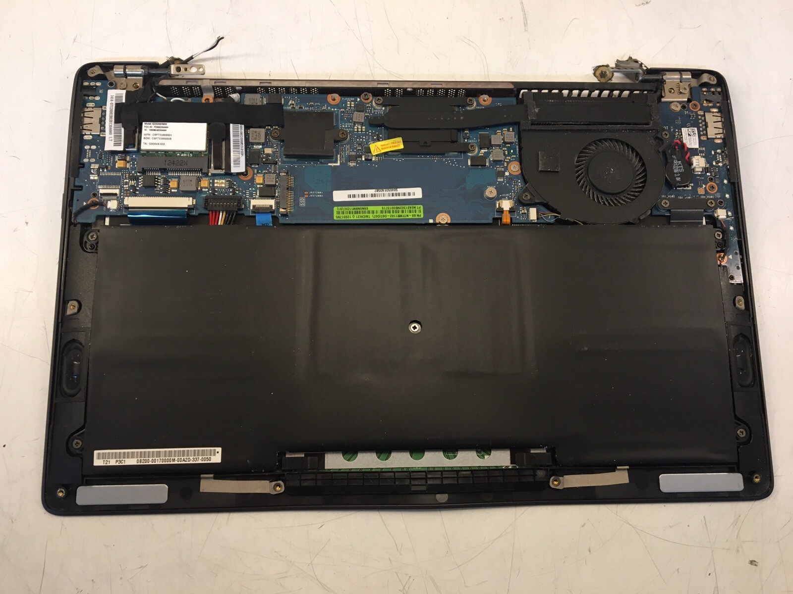 Asus Taichi 21 Touch i7-3517u 1.9GHz | 4GB RAM|Intel HD 4000 Keyboard – Untested