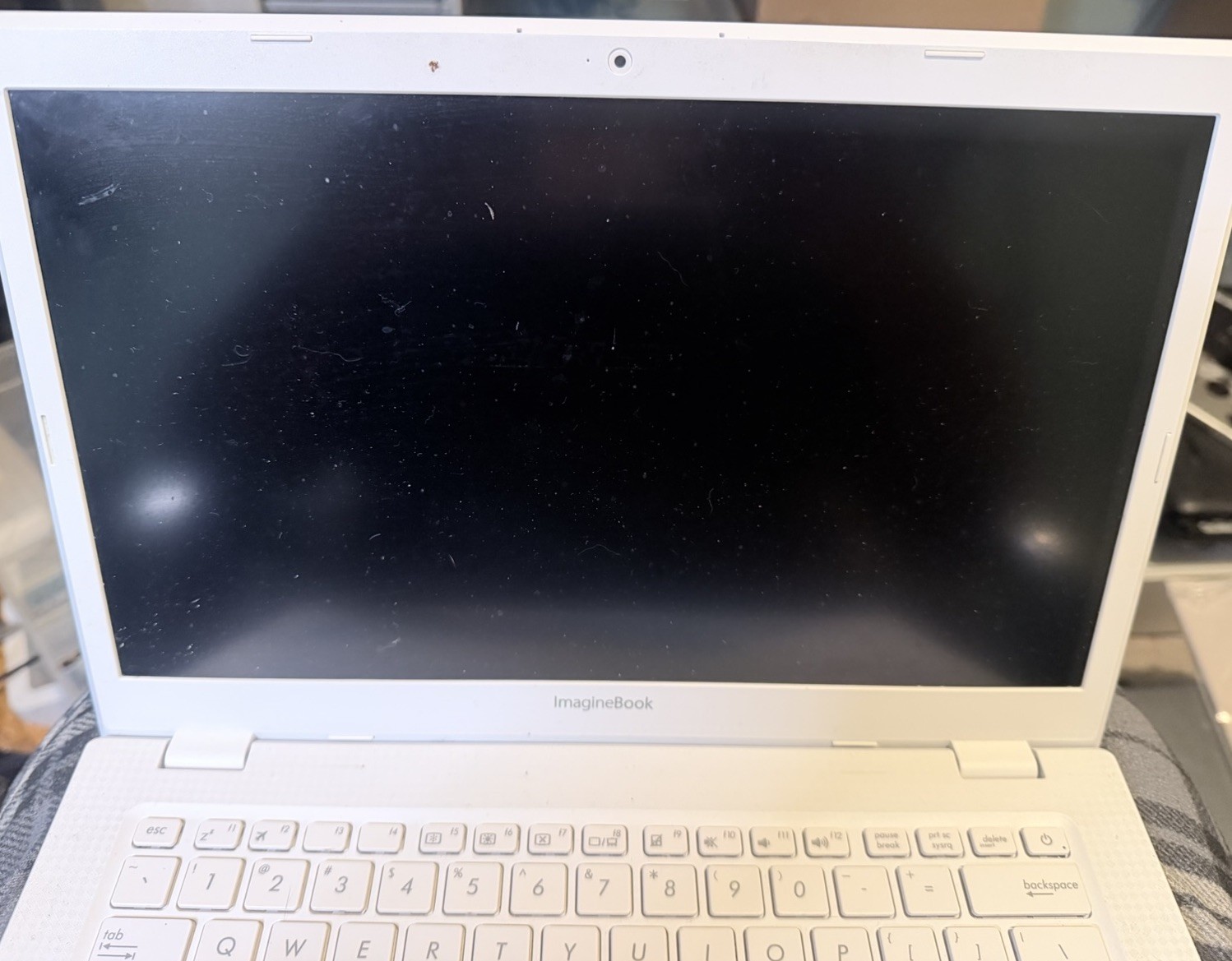 ASUS ImagineBook 14 MJ401TA | m3-8100Y | 4GB RAM | Unknown SSD